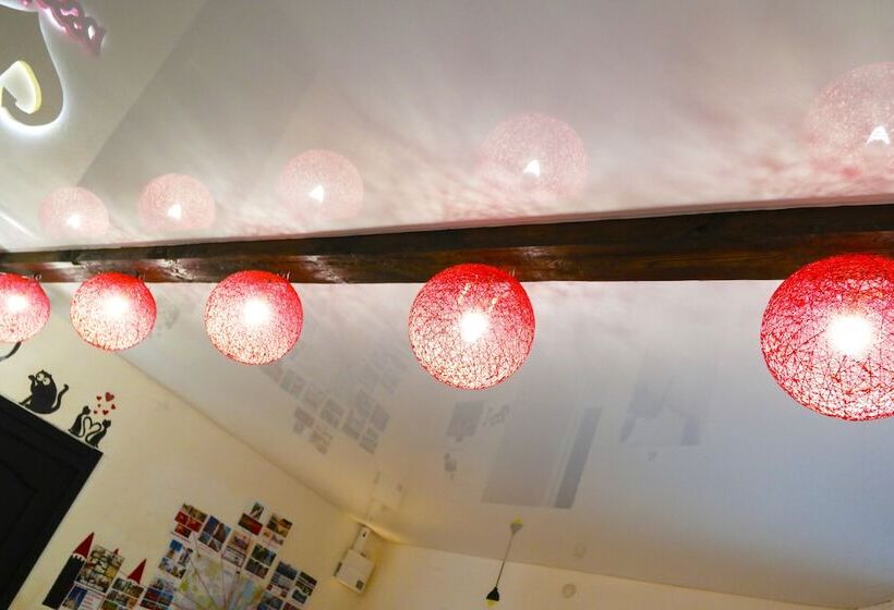 هاستل Day & Night