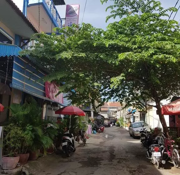 Ganesha Hostel
