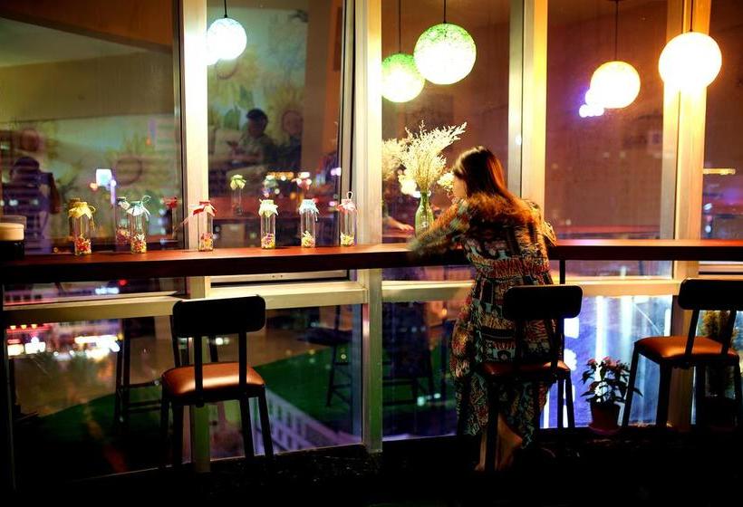 Downtown Center Youth Hostel