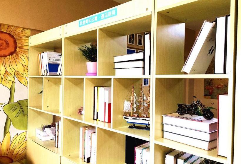 Downtown Center Youth Hostel