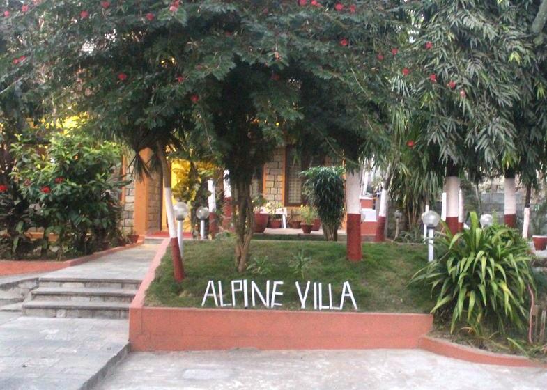 ホテル Alpine Villa