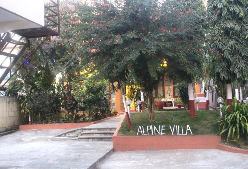 ホテル Alpine Villa