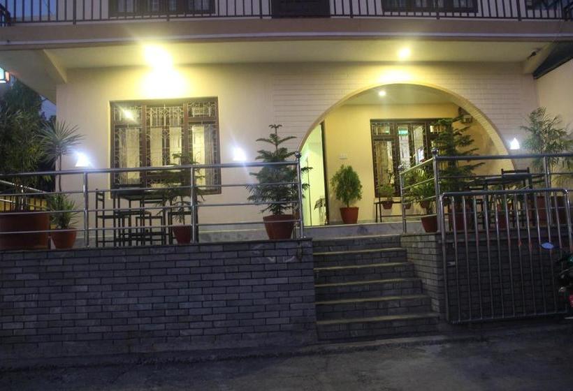 ホテル Alpine Villa