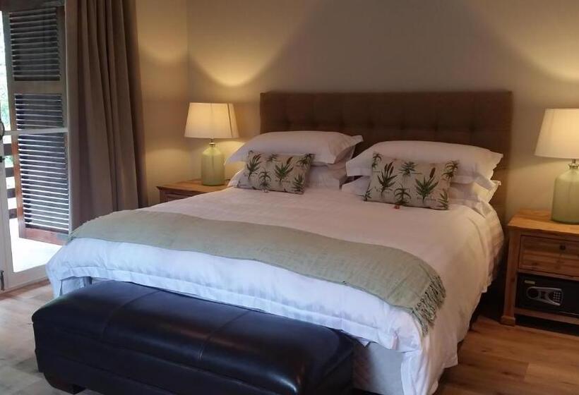 Hotel Amberhall Guesthouse