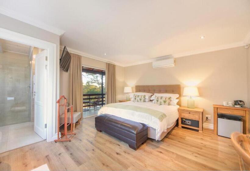 Hotel Amberhall Guesthouse