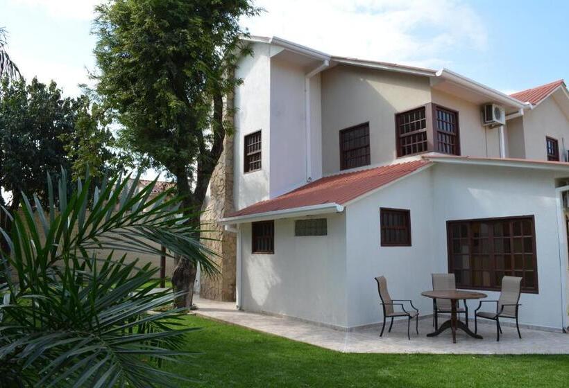 هتل By Armonía Santa Cruz