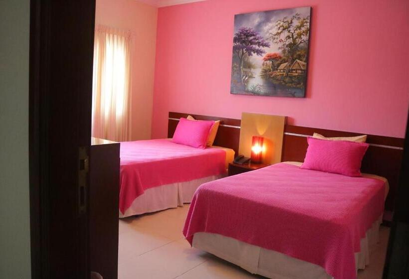 هتل By Armonía Santa Cruz