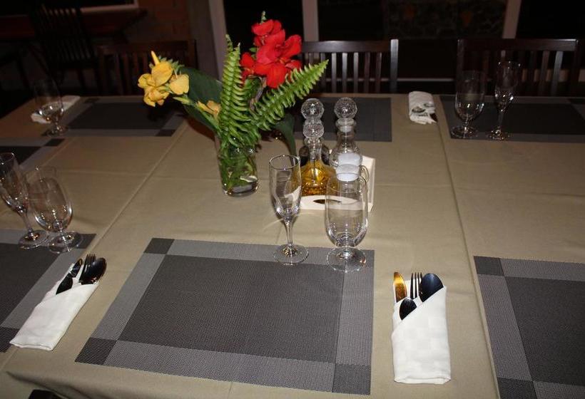 ホテル La Serrania