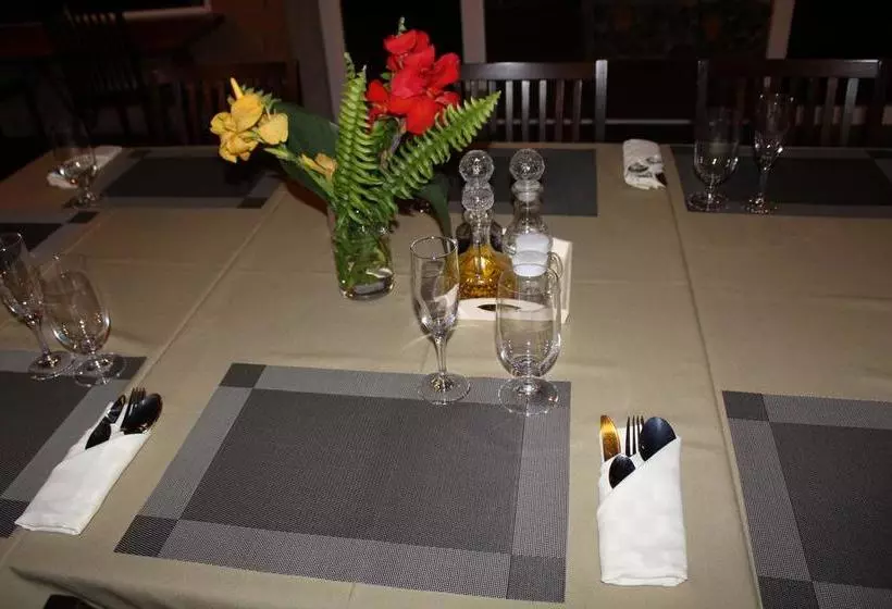 ホテル La Serrania