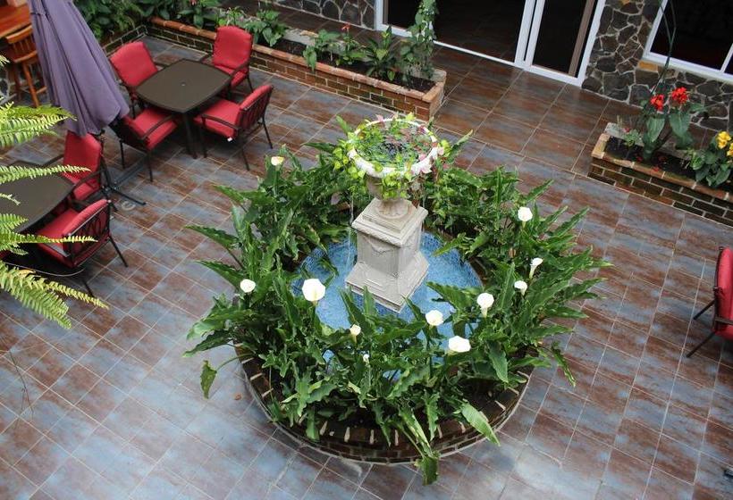 ホテル La Serrania