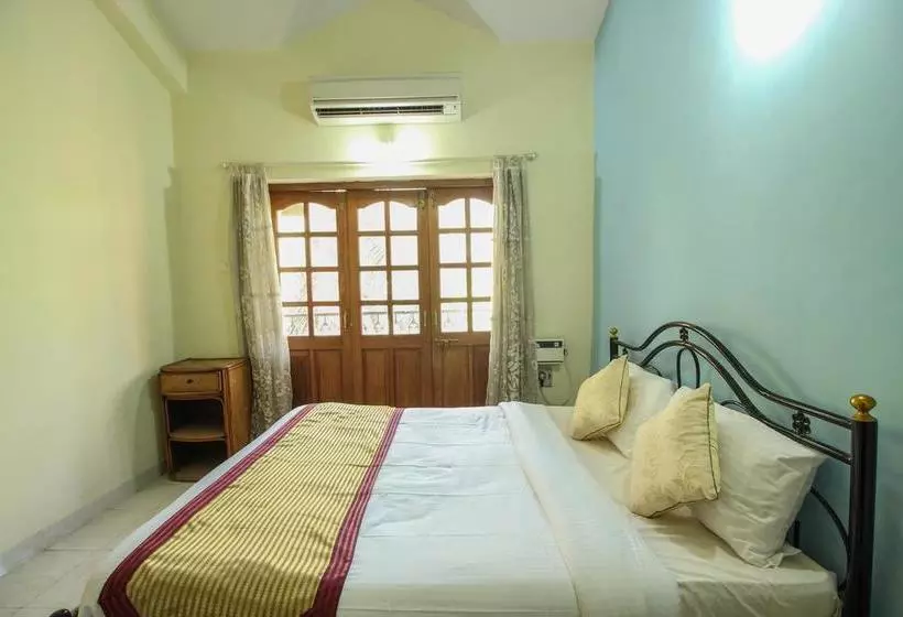 ホテル Oyo 10093 Home Pool View 1bhk Calangute