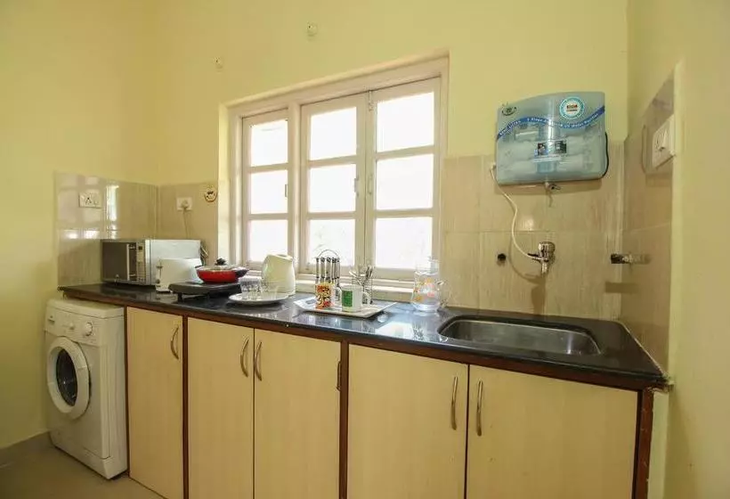ホテル Oyo 10093 Home Pool View 1bhk Calangute