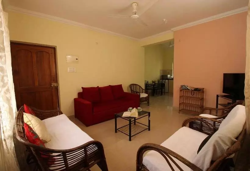ホテル Oyo 10093 Home Pool View 1bhk Calangute
