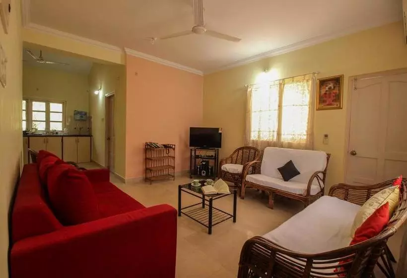 ホテル Oyo 10093 Home Pool View 1bhk Calangute