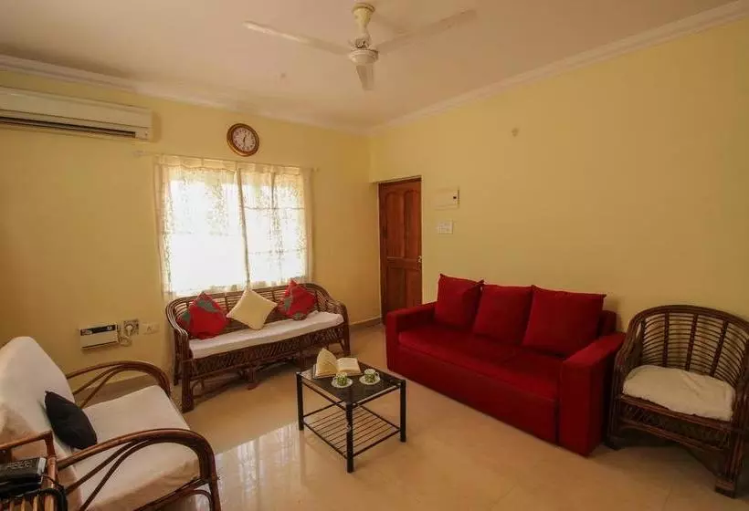 ホテル Oyo 10093 Home Pool View 1bhk Calangute