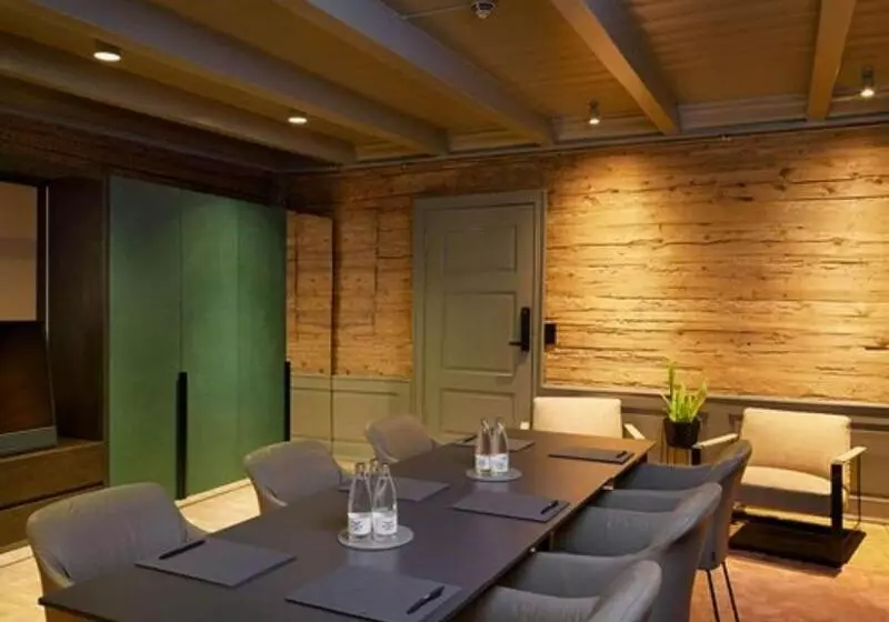 Tollboden Hotell   Unike Hoteller