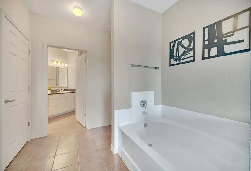 Modern Pet Friendly 2br Condo6 Mins From Disney