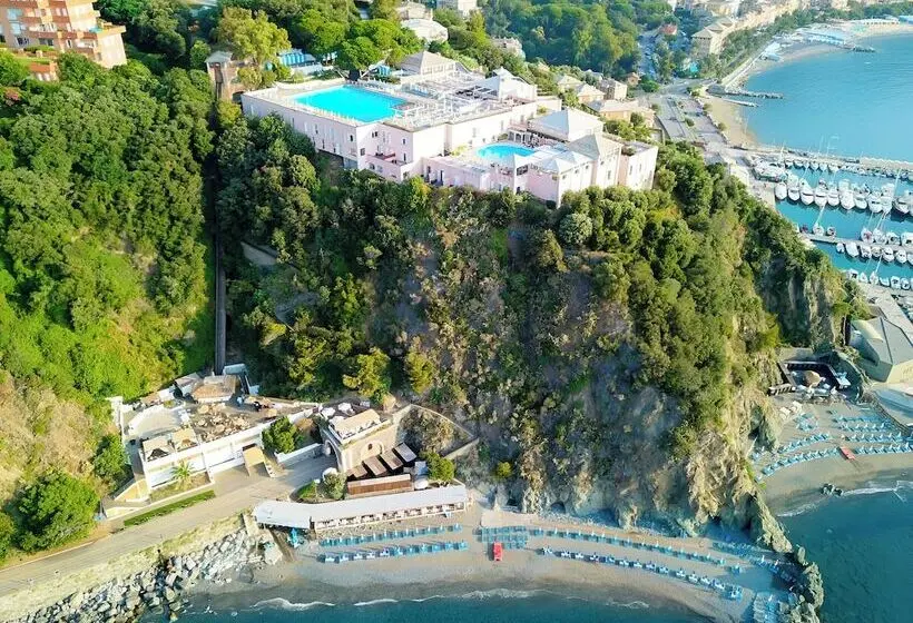 ホテル Hotiday Room Collection   Arenzano