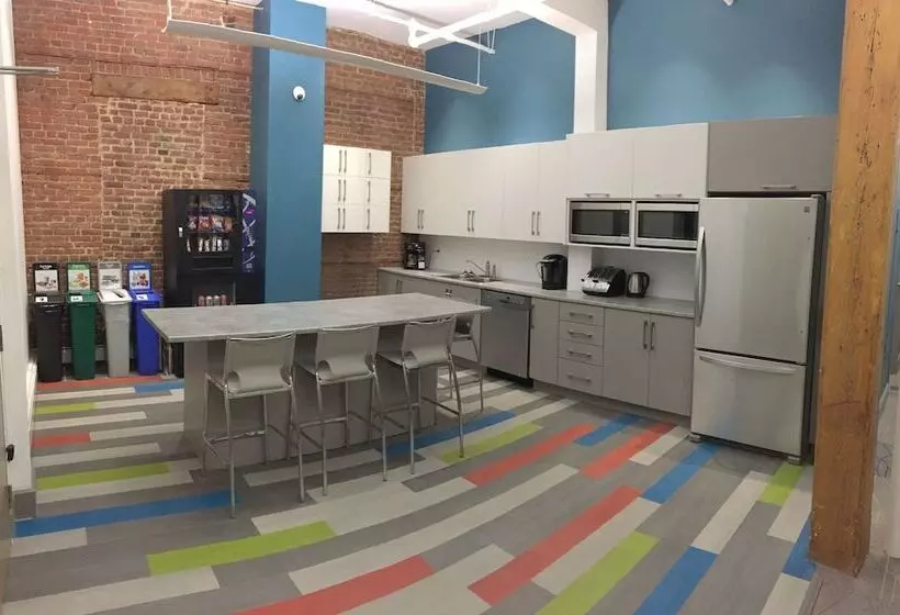 Retkeilymaja Granville Hall Residence