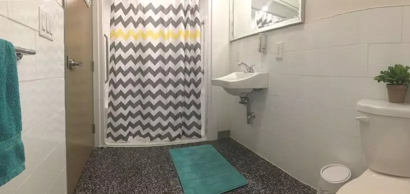 Retkeilymaja Granville Hall Residence