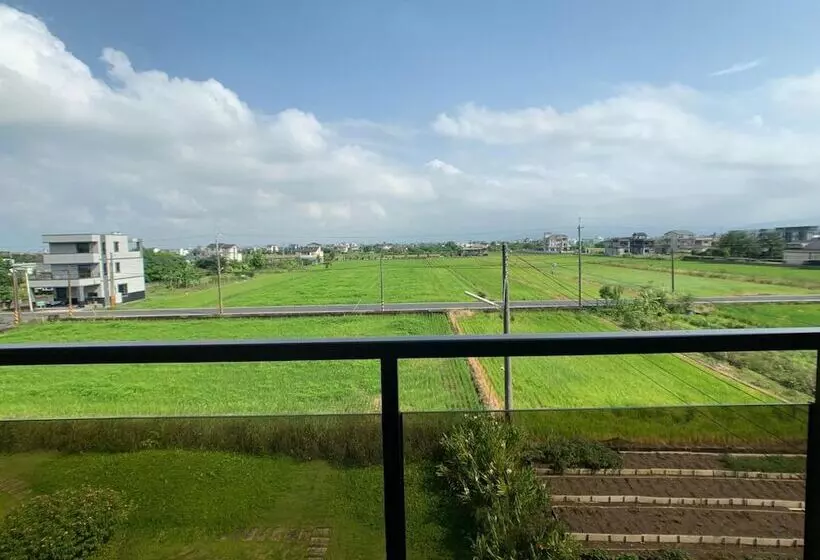 تختخواب و صبحانه Buluba Green Fields