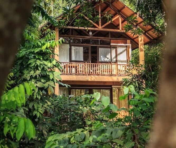 호텔 Jungle Village