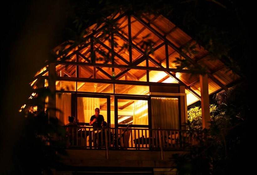 호텔 Jungle Village