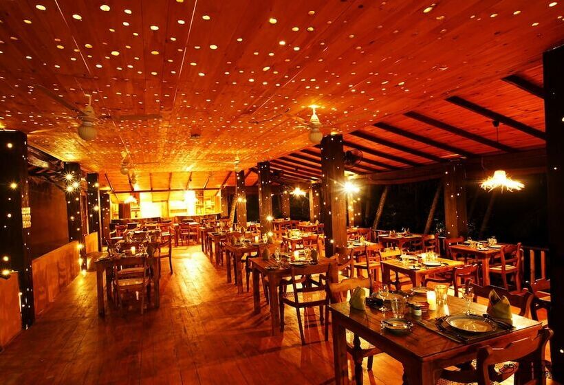 호텔 Jungle Village