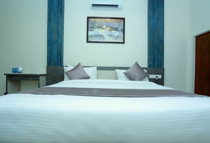 Oyo 10278 Hotel Caprice Residency