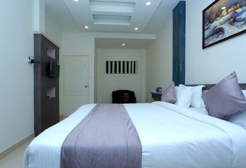 Oyo 10278 Hotel Caprice Residency