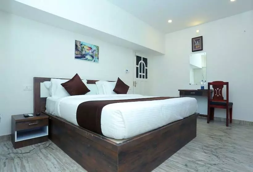 Oyo 10278 Hotel Caprice Residency