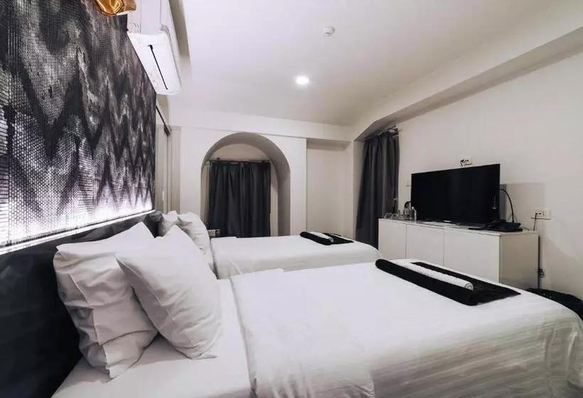 Urbanista Hotel & Bar