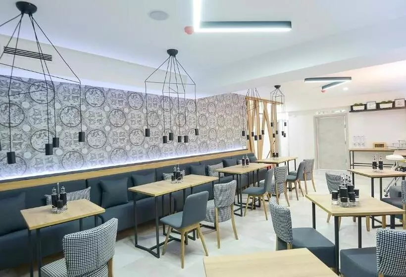 Urbanista Hotel & Bar