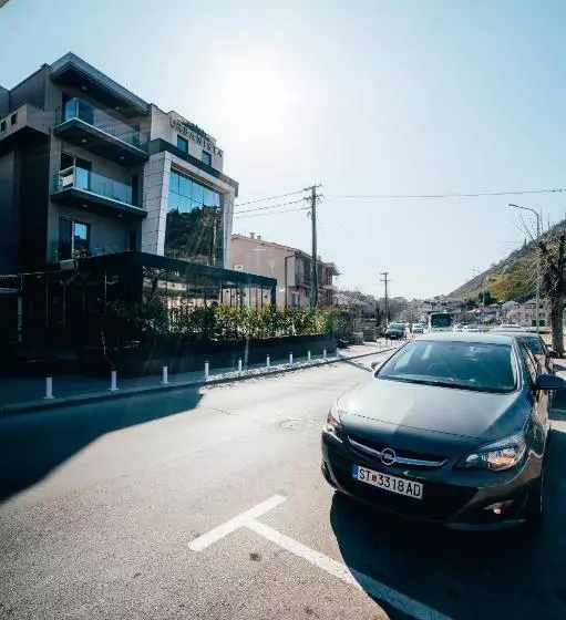 Urbanista Hotel & Bar