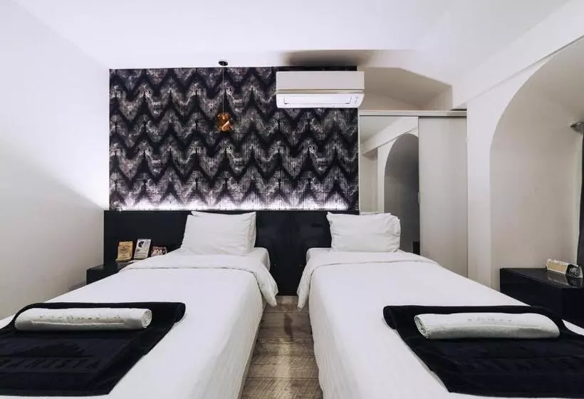 Urbanista Hotel & Bar