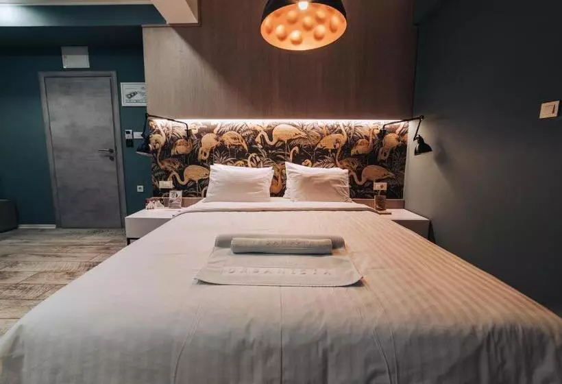 Urbanista Hotel & Bar