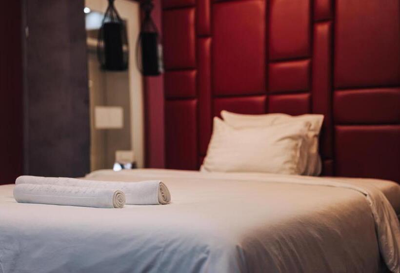 Urbanista Hotel & Bar