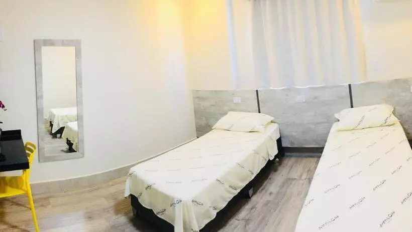 ホテル Avalon Maringá Econômico