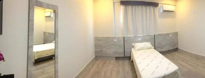 ホテル Avalon Maringá Econômico