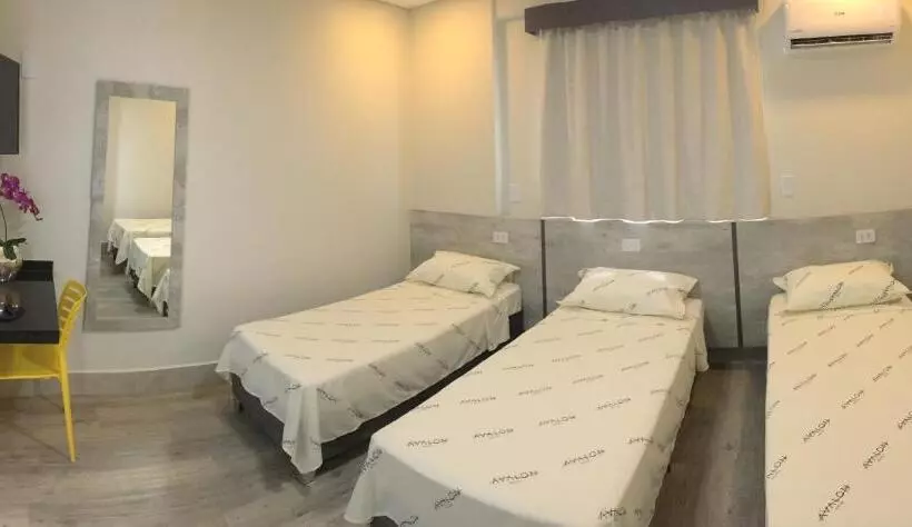 ホテル Avalon Maringá Econômico