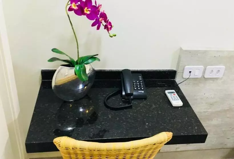 ホテル Avalon Maringá Econômico