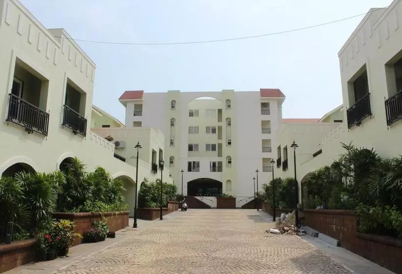 ホテル Oyo 9714 Home Pool View 1 Bhk Siolim