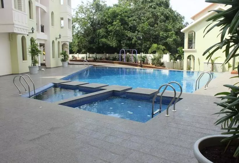 ホテル Oyo 9714 Home Pool View 1 Bhk Siolim