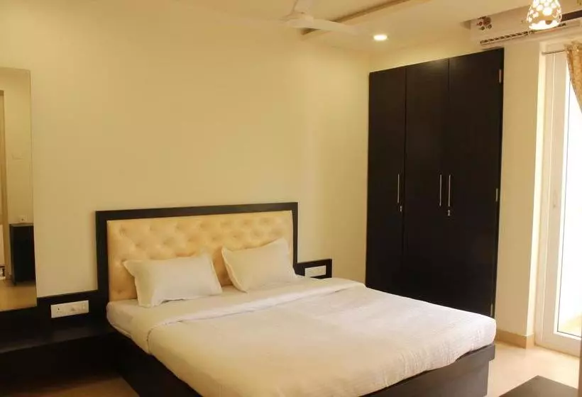 ホテル Oyo 9714 Home Pool View 1 Bhk Siolim