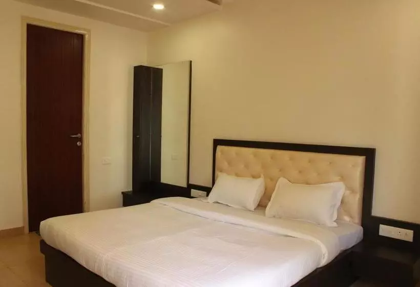 ホテル Oyo 9714 Home Pool View 1 Bhk Siolim