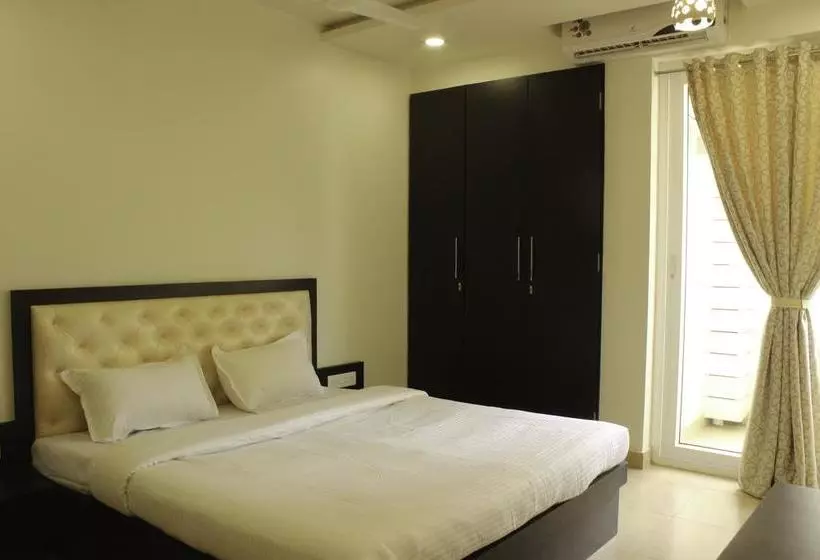 ホテル Oyo 9714 Home Pool View 1 Bhk Siolim