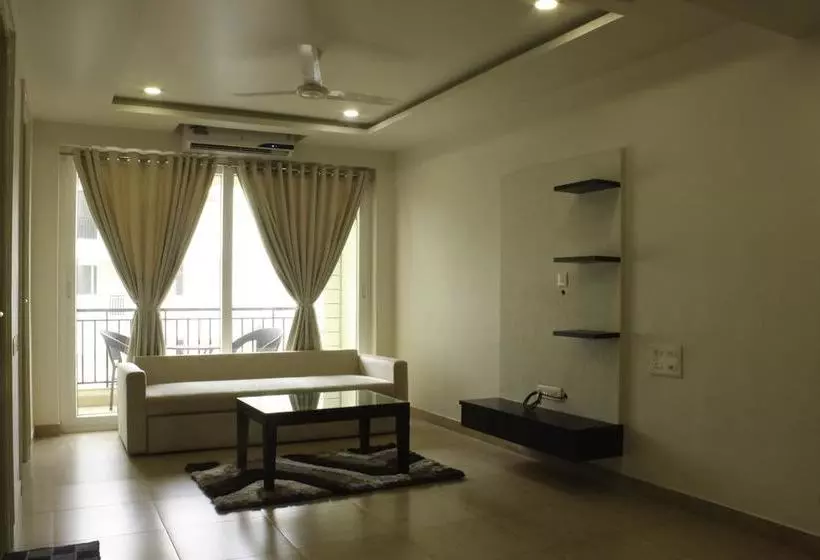 ホテル Oyo 9714 Home Pool View 1 Bhk Siolim