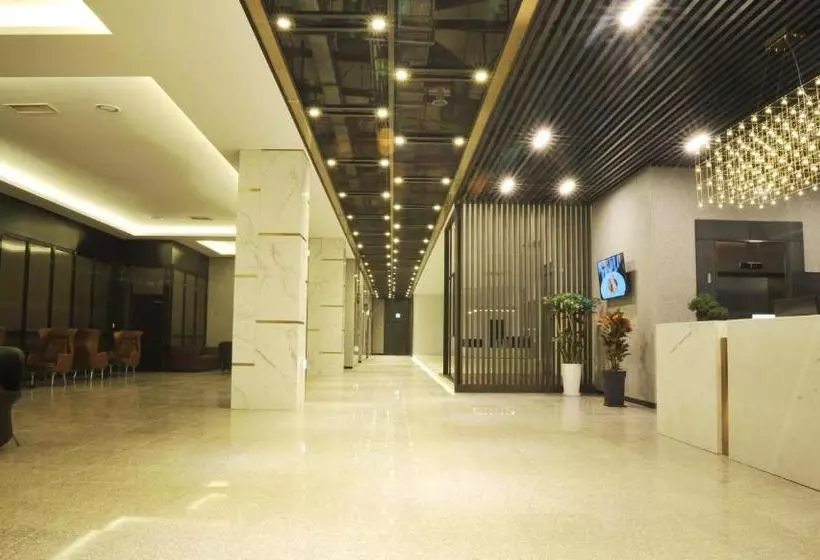 هتل Yongin Central Coop