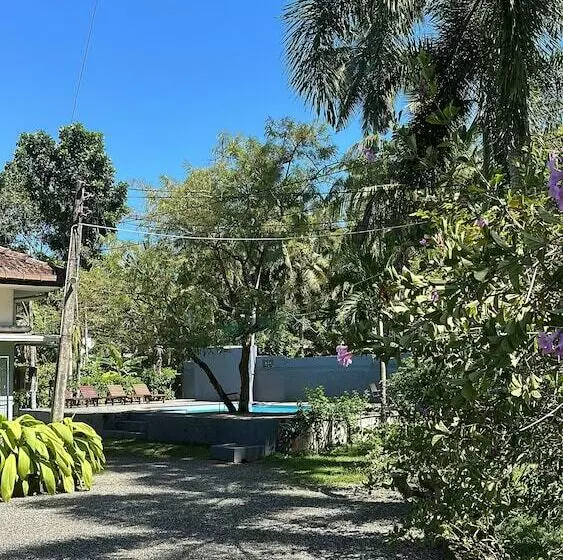 Aamiaismajoitus (B&B) Mango Tree Villa