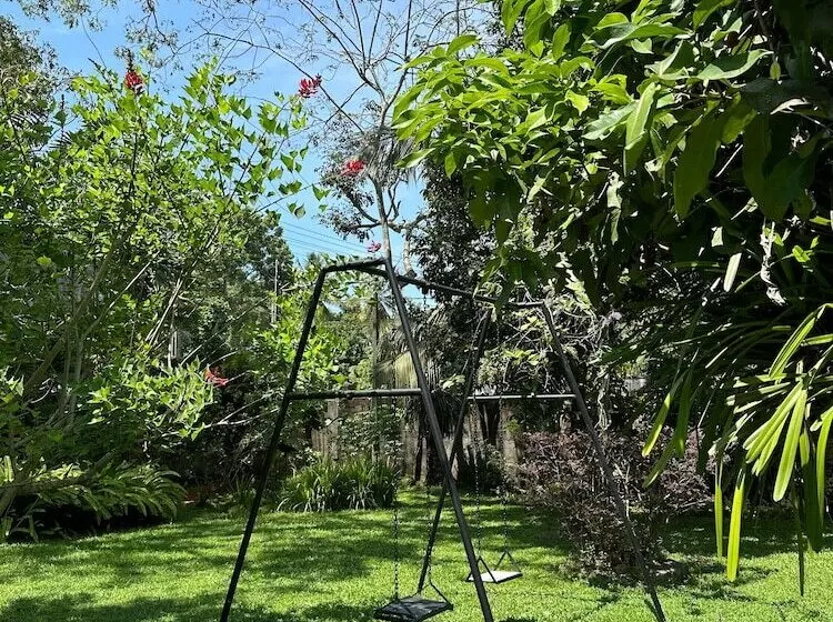Aamiaismajoitus (B&B) Mango Tree Villa